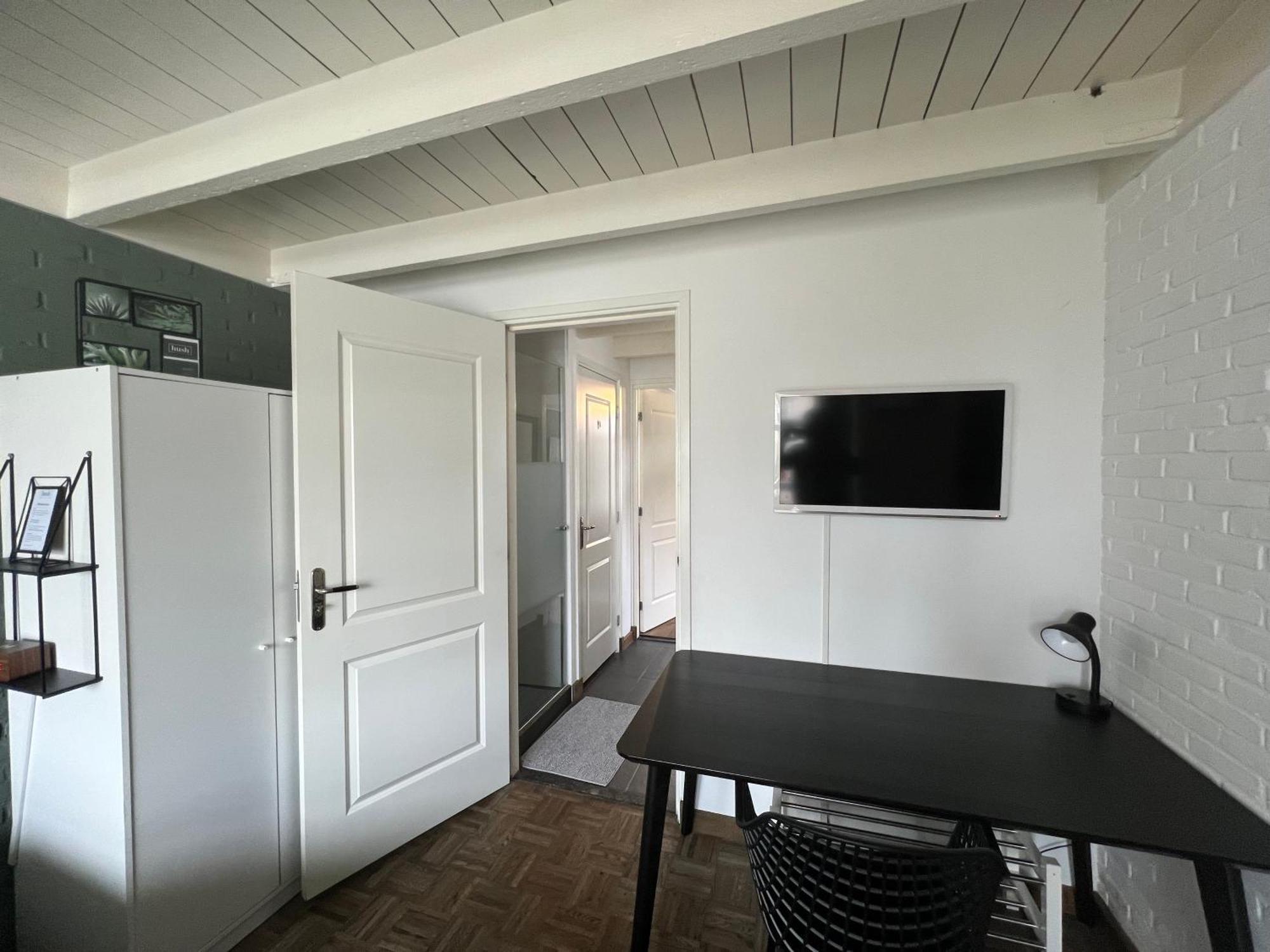 Hush Bed & Breakfast Хельмонд Экстерьер фото