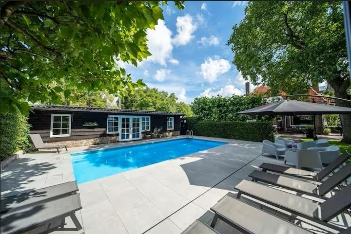 Hush Bed & Breakfast Хельмонд Экстерьер фото