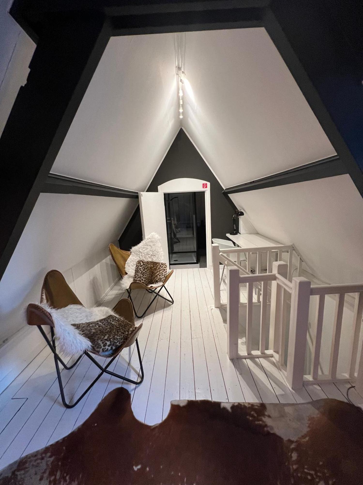 Hush Bed & Breakfast Хельмонд Экстерьер фото